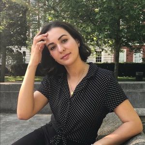 Meet your Posher, Adelia